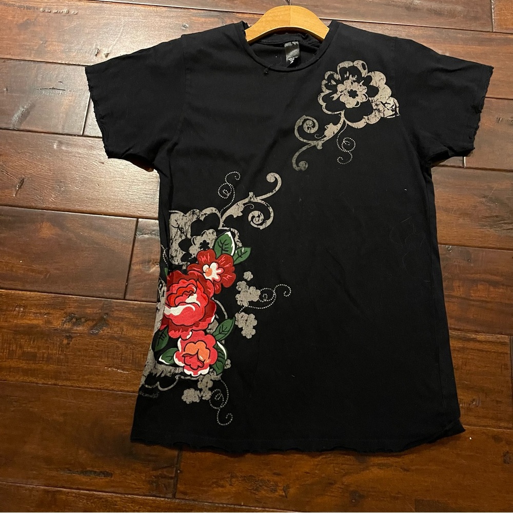 Pink Armadillos floral painted black tshirt S